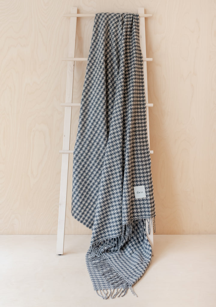 Cashmere Blanket in Charcoal Star Houndstooth