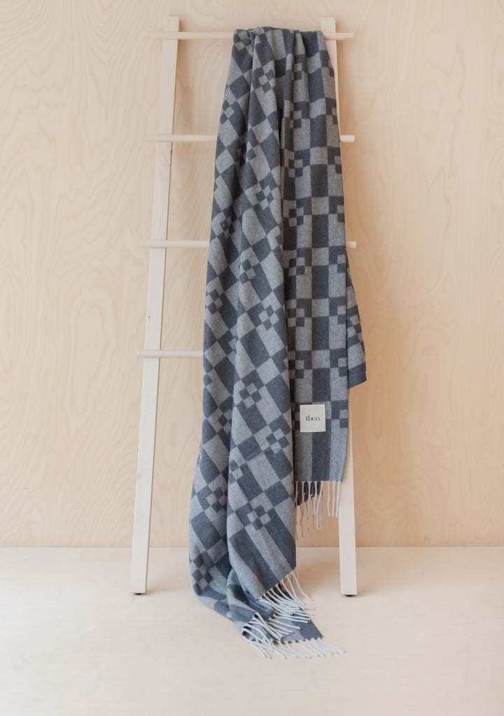 Cashmere & Merino Blanket in Grey Geometric Block