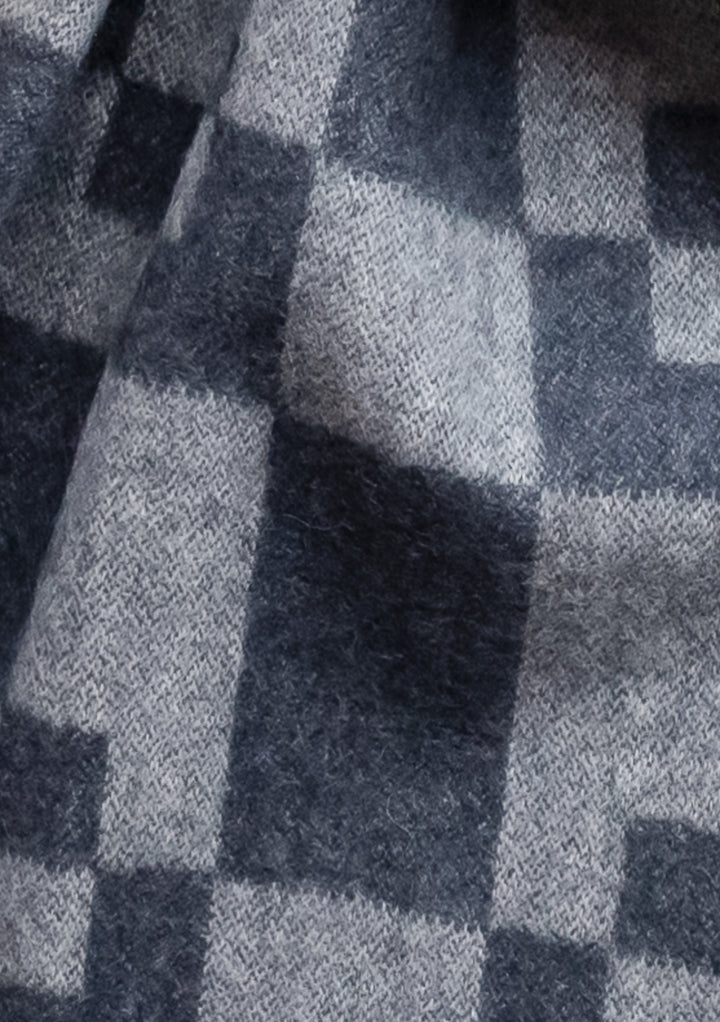 Cashmere & Merino Oversized Scarf in Charcoal Geometric Block