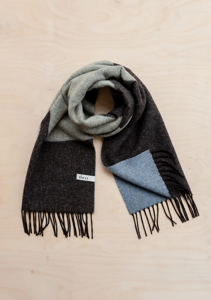 Lambswool Oversized Scarf in Flora Jacquard